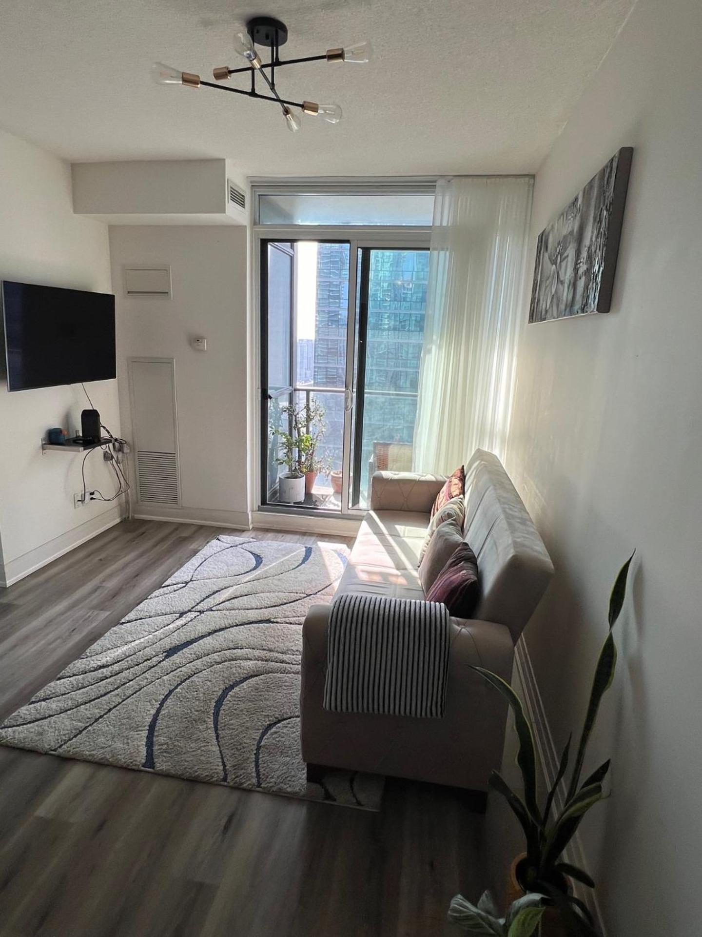 Prestigious 2-Bdrm Condo - Across From Scotiabank Arena Торонто Екстер'єр фото